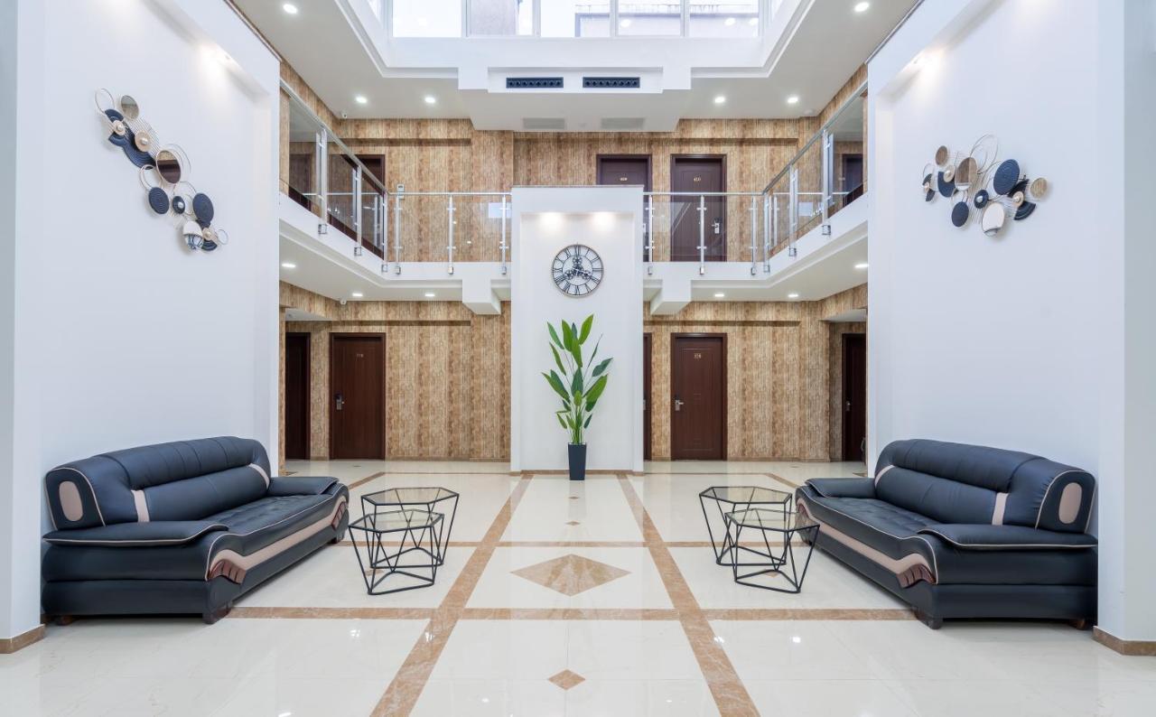 Aura Hotel Tbilisi Esterno foto