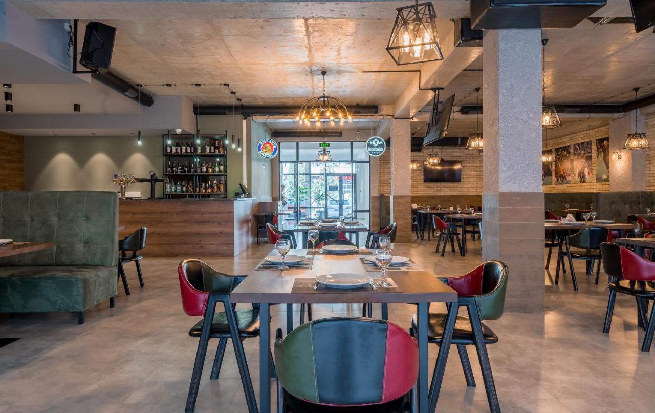 Aura Hotel Tbilisi Esterno foto