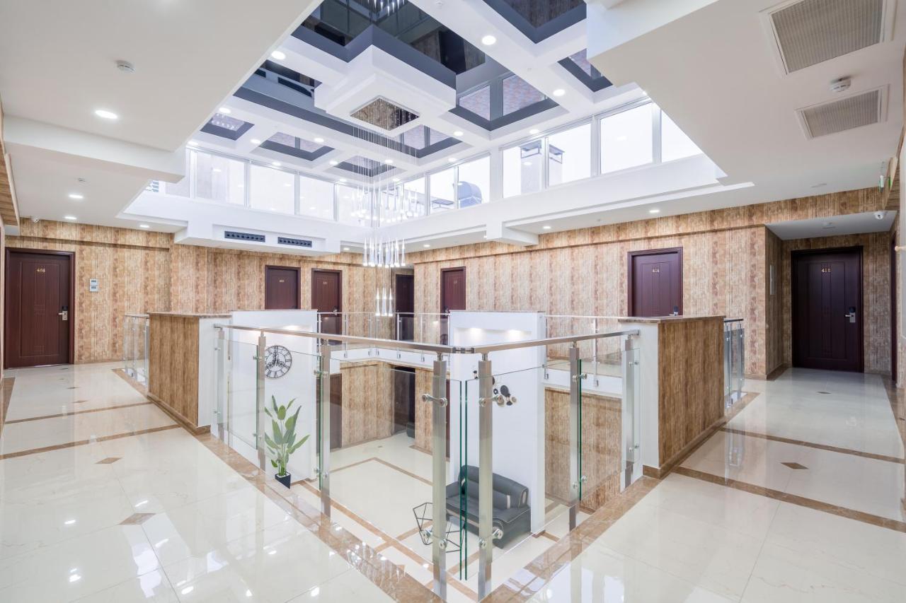 Aura Hotel Tbilisi Esterno foto