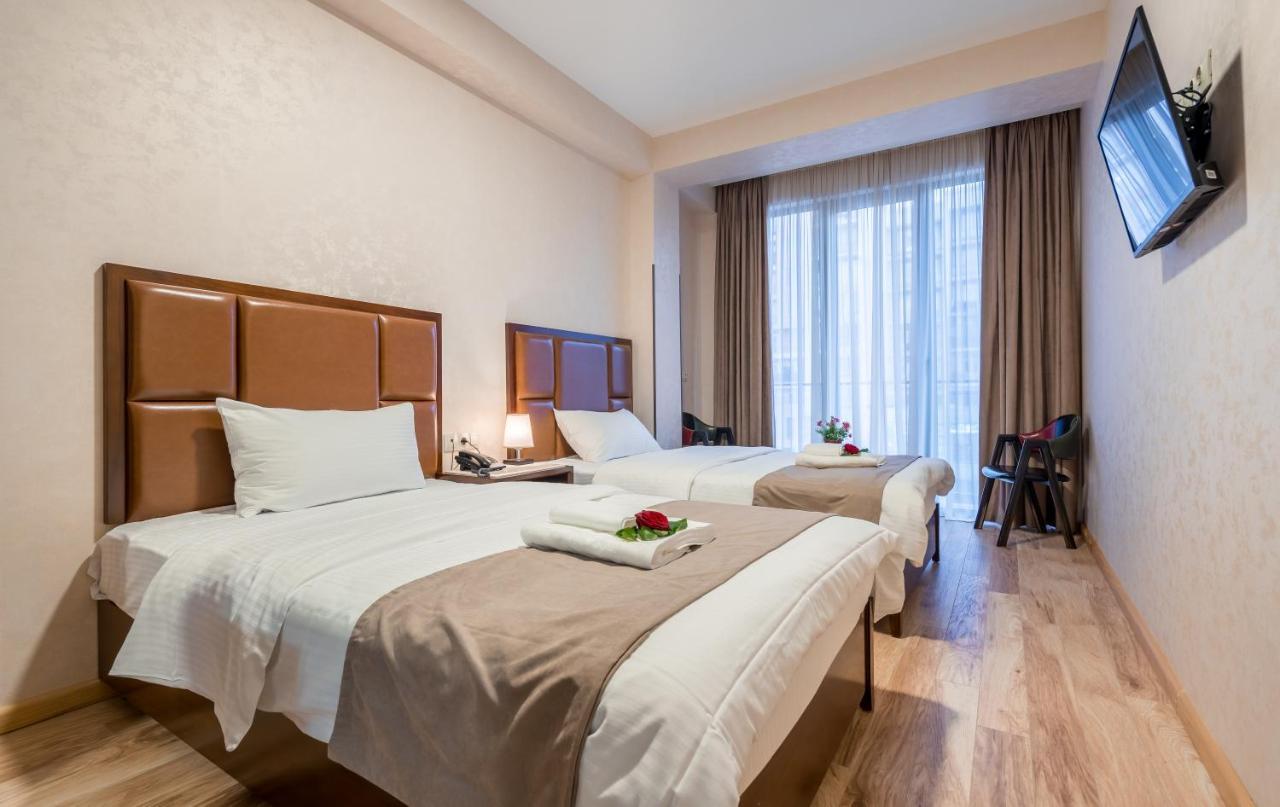 Aura Hotel Tbilisi Esterno foto