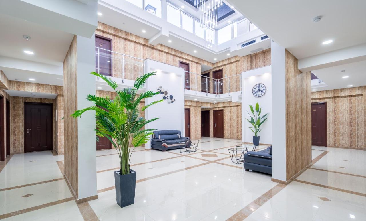 Aura Hotel Tbilisi Esterno foto