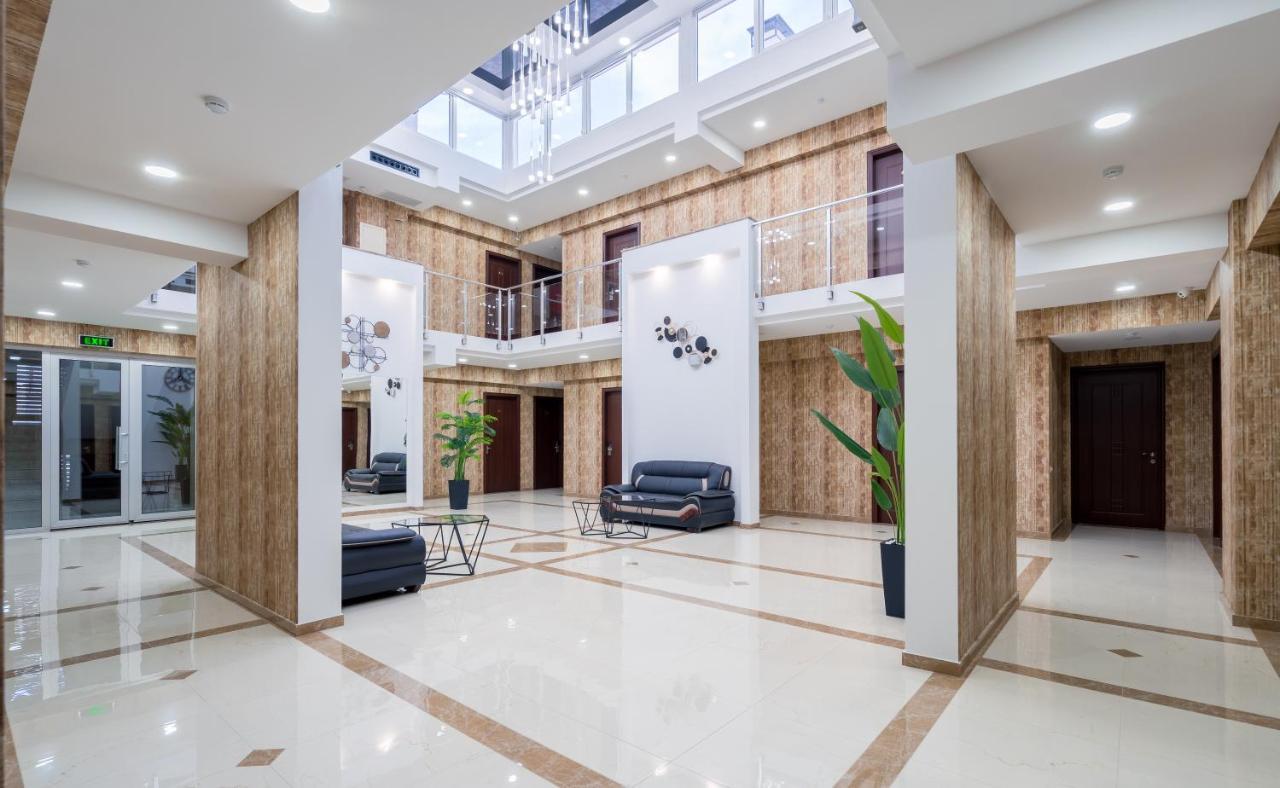 Aura Hotel Tbilisi Esterno foto