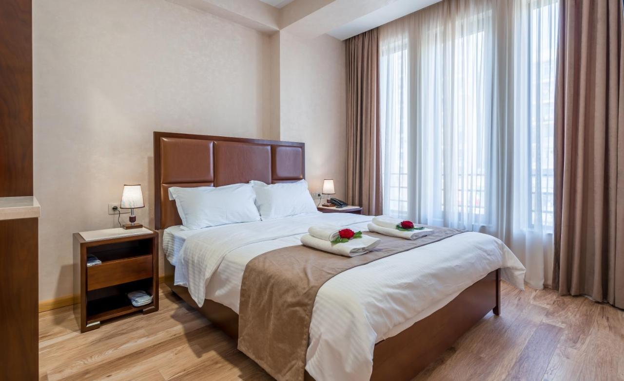 Aura Hotel Tbilisi Esterno foto